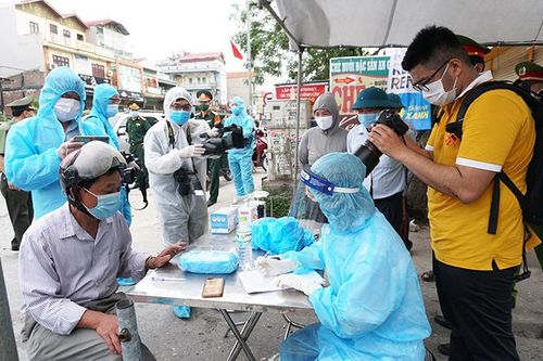 Bình Phước hoàn tất xét nghiệm sàng lọc Covid-19 cho 13.000 mẫu tại huyện Chơn Thành