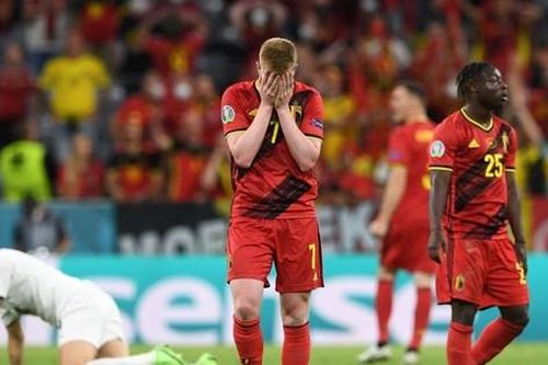 CHÙM ẢNH: De Bruyne ngẩn ngơ nhìn Italia vào bán kết