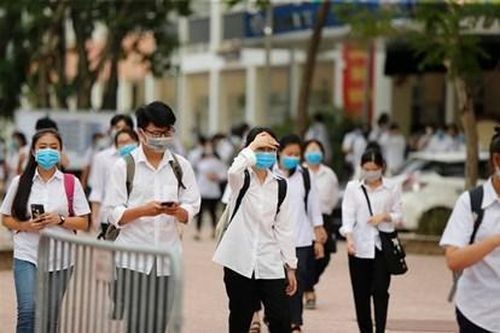 Điểm chuẩn vào lớp 10 công lập: Sao không xét tuyển khi hơn một điểm mỗi môn vẫn đỗ?