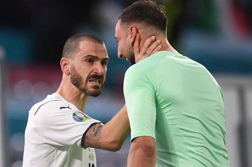 Phòng thay đồ Italy phấn khích: 'Chúng tôi là đội bóng phi thường'