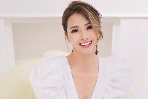 Tuổi 28 độc thân quyến rũ của MC Huyền Trang VTV6