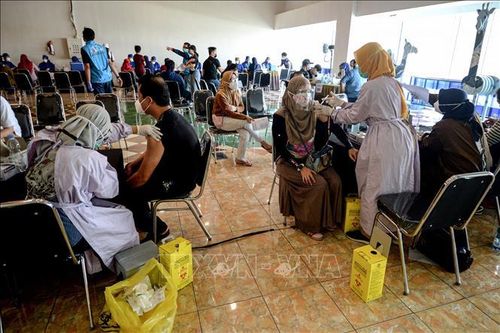 Indonesia áp đặt lệnh phong tỏa một phần tại các điểm nóng dịch bệnh