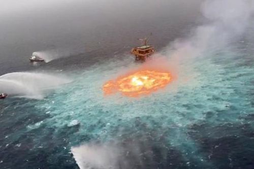 Cháy đường ống dầu ngoài khơi vịnh Mexico như 'cổng địa ngục'