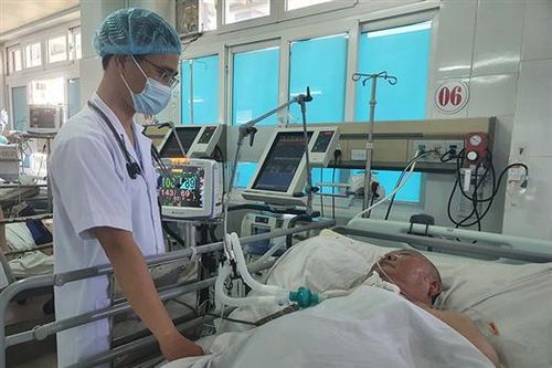 Nỗ lực của y, bác sĩ trong mùa dịch