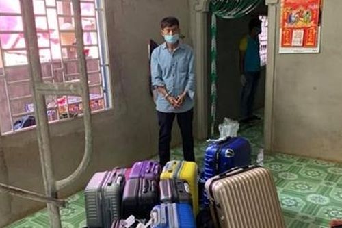 Khởi tố đối tượng tổ chức cho người khác xuất cảnh trái phép