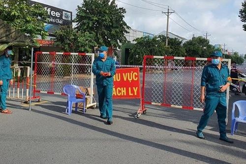 Tấn công bảo vệ dân phố, đập phá chốt kiểm dịch