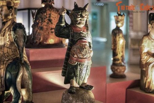 Bộ sưu tập tượng thờ trăm tuổi, nguồn gốc đặc biệt ở Sài Gòn