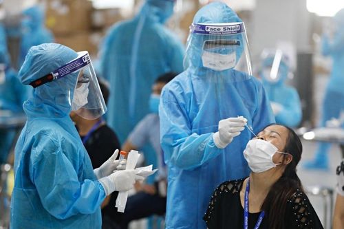 Nghệ An: Tìm người đi trên chuyến bay VN 1264 liên quan bệnh nhân Covid-19