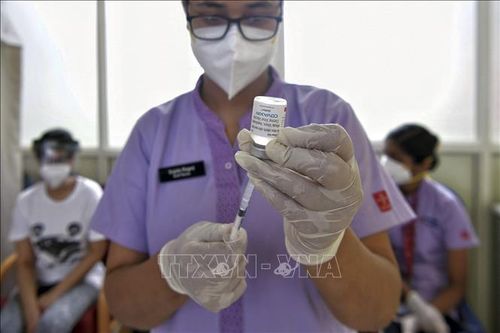 Chuyên gia cảnh báo người chưa tiêm vaccine là 'nhà máy tạo biến thể virus'