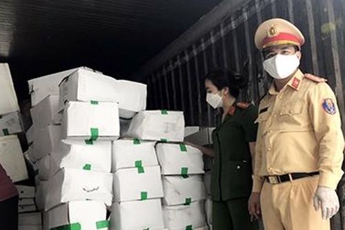 Phát hiện 10 tấn nầm lợn, cánh gà… không nguồn gốc trên cao tốc