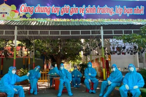 Xúc động lời nhắn của thầy giáo gửi học trò tình nguyện lên đường chống dịch