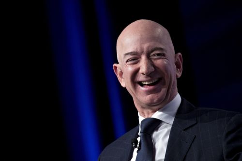 Jeff Bezos nghỉ hưu ở tuổi 57 với khối tài sản 197 tỷ USD