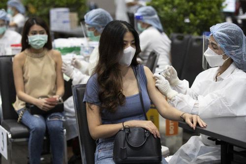 Để châu Á thiếu vaccine, thế giới sẽ trả giá