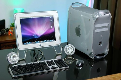 Thử thách chơi Minecraft với cỗ máy Mac 20 năm tuổi