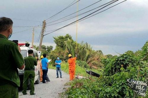 Cảnh sát bất tỉnh khi khám nghiệm hiện trường vụ điện giật chết người