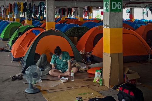 Dựng lều cho công nhân cách ly tại nhà máy ở TP.HCM