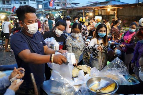 Hơn 160 tiểu thương tại khu chợ ở Phnom Penh mắc Covid-19