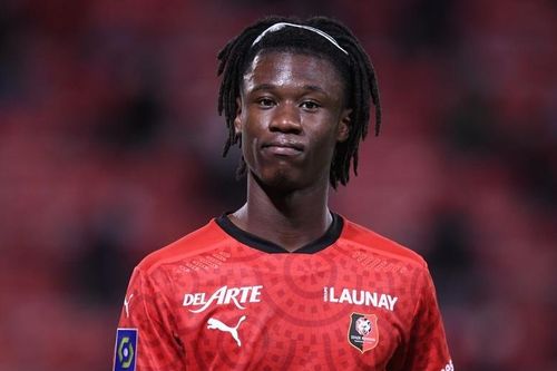 Đối tác chốt giá bán đứt tiền vệ trung tâm cho Man United