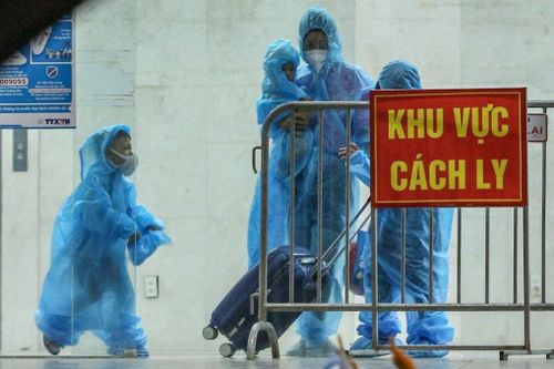 Một gia đình 4 người ở Hà Nội nghi mắc Covid-19