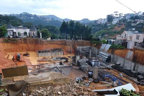 Đình chỉ thi công công trình sau vụ sạt lở nghiêm trọng tuyến đường cửa ngõ Đà Lạt