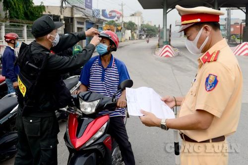 Đến Đồng Nai, nhiều người chưa có giấy xét nghiệm Covid-19 âm tính phải 'quay đầu'