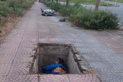 Hà Nội: Rơi xuống hố ga, người đàn ông điều khiển xe máy tử vong