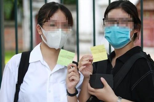 Biến tướng sĩ tử cầu may
