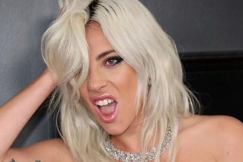 Ý nghĩa những hình xăm của Lady Gaga: Có cả biểu tượng nạn nhân lạm dụng tình dục