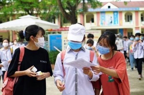 Hà Nội hạ điểm chuẩn vào 40 trường THPT công lập