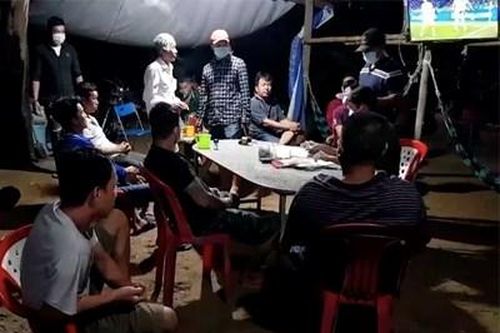 Bắt quả tang 22 đối tượng vừa xem EURO 2020 vừa... cá độ