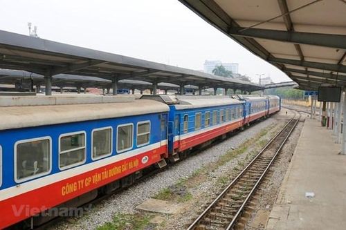 Tạm dừng đón khách lên tàu tại ga Dĩ An do dịch COVID-19 phức tạp