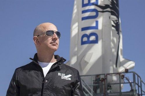 Đại tỷ phú Jeff Bezos nghỉ hưu, cầm 200 tỷ USD bay vào không gian