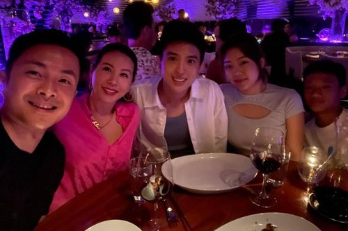 Thu Hoài khoe ảnh gia đình, nhan sắc của ái nữ mới là tâm điểm, hứa hẹn trở thành hoa hậu như mẹ