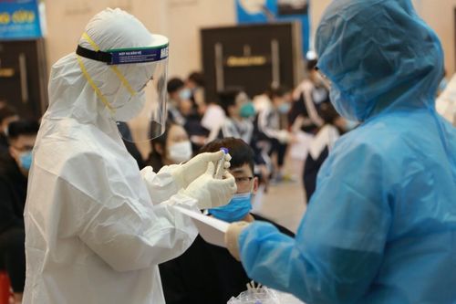 Hà Nội phát hiện 5 người trong một gia đình dương tính với SARS-CoV-2 khi test nhanh