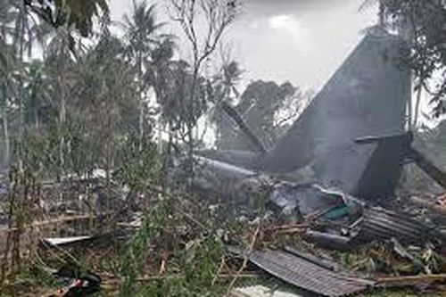 Philippines: Máy bay quân sự rơi, 31 người chết