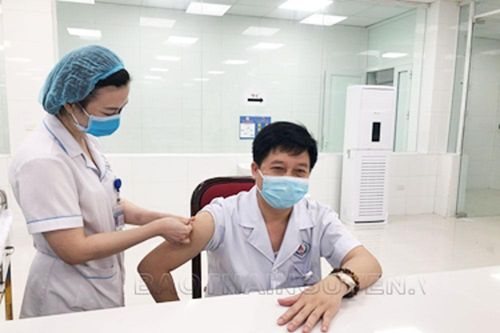 Tập huấn tiêm vắc xin phòng COVID-19