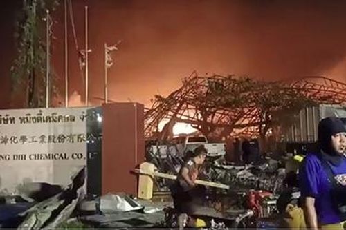 Nhà máy Thái Lan phát nổ trong đêm khiến hàng chục người bị thương