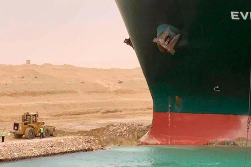 Siêu tàu làm tắc kênh đào Suez cuối cùng cũng được thả tự do