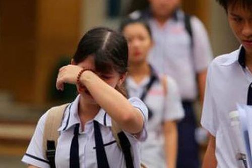 Nữ sinh bị mẹ bắt quỳ giữa sân trường vì không đỗ lớp 10 chính thức lên tiếng, hé lộ gia cảnh thương tâm