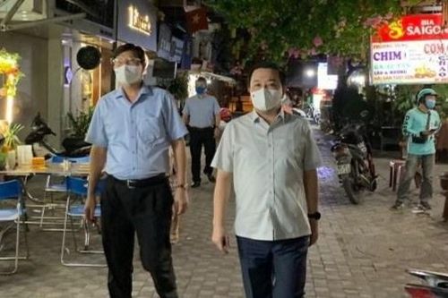 Lãnh đạo TP Hà Nội kiểm tra đột xuất hàng quán trong đêm