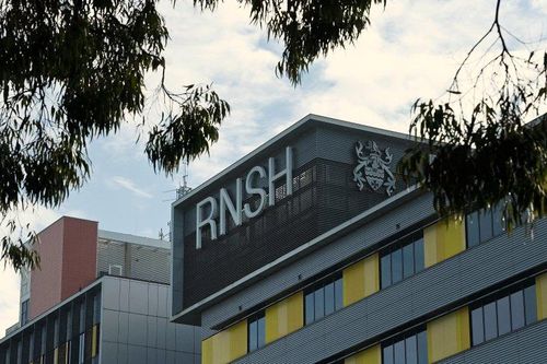 Bệnh viện ở Sydney lâm nguy khi hơn 600 nhân viên phải cách ly