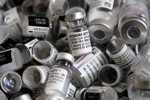 Hậu trường phân phối vaccine Pfizer