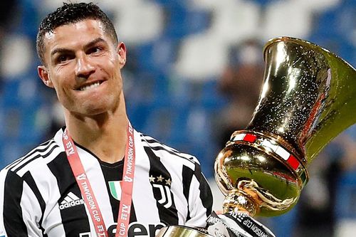 HLV Sarri: 'Rất khó quản lý Ronaldo'