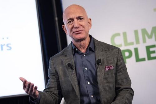 Tỉ phú Jeff Bezos rời vị trí CEO Amazon