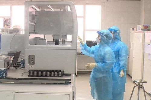 Ghi nhận 2 ổ dịch, Hà Nội thần tốc khoanh vùng lấy mẫu 2.000 người