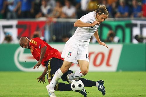 Italia và Tây Ban Nha, những người kiến tạo thời đại