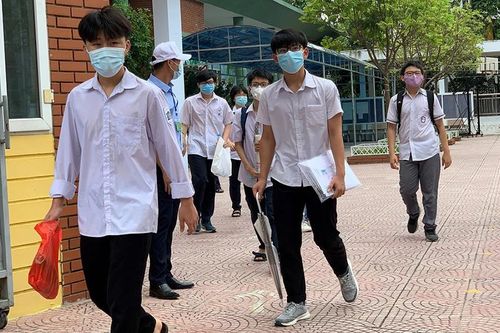 Hà Nội thay toàn bộ một hội đồng thi THPT do có giám thị là F1