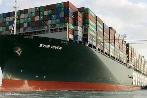 Tàu Ever Given chuẩn bị rời kênh đào Suez