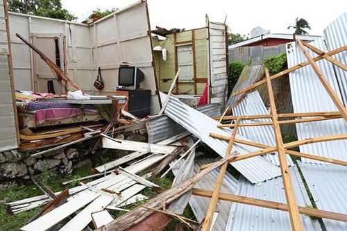 Bão Elsa tàn phá vùng Caribe, nhà cửa tan hoang