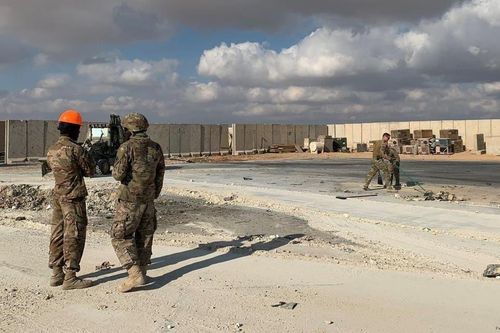 Căn cứ của liên quân ở Iraq hứng trọn 3 quả tên lửa, Mỹ khai hỏa hệ thống phòng không ở Baghdad